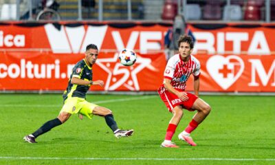 Omar El Sawy de la UTA și Mario Camora de la CFR, în duel în timpul partidei din etapa a 12-a a SuperLigii României, dintre UTA Arad și CFR Cluj, disputată pe Stadionul „Francisc Neuman” din Arad, România, 18 octombrie 2026. ©FOTO / Horvath Tamas / SportPulse